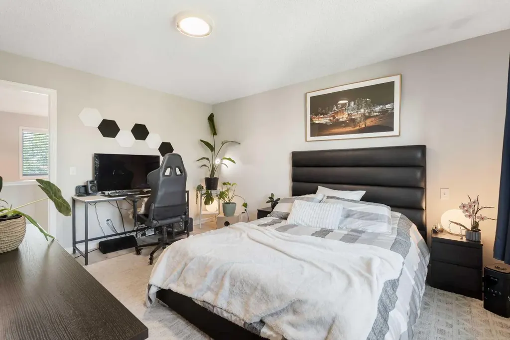 151 Citadel Close NW Calgary AB T3G 4A6