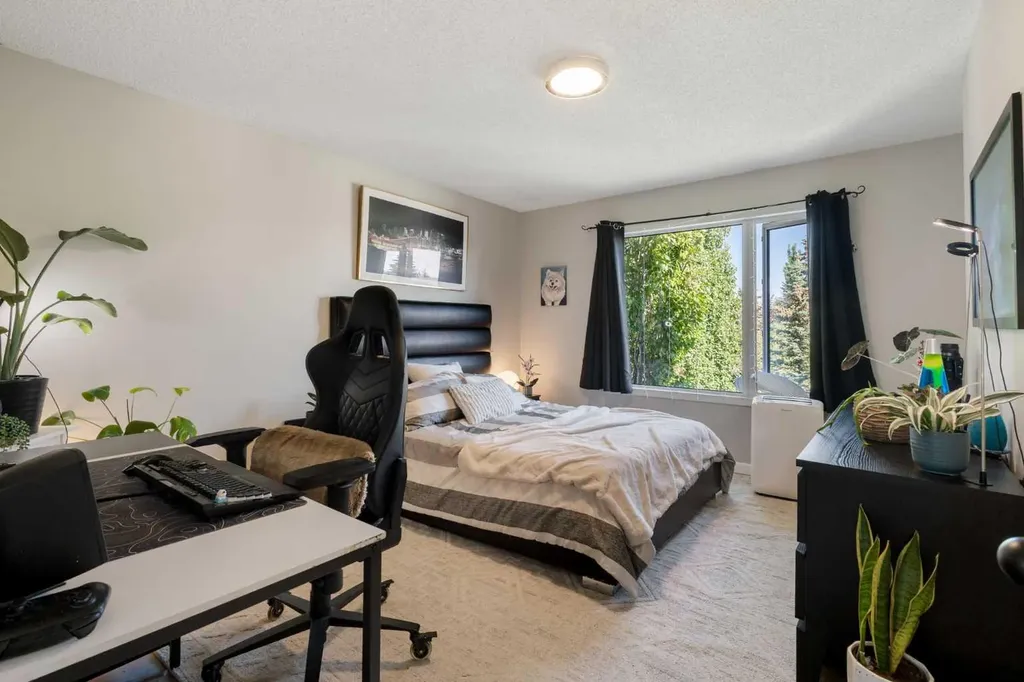 151 Citadel Close NW Calgary AB T3G 4A6