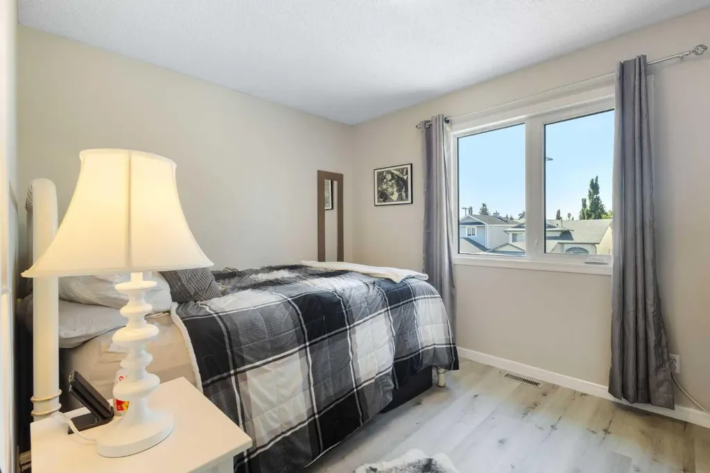 151 Citadel Close NW Calgary AB T3G 4A6