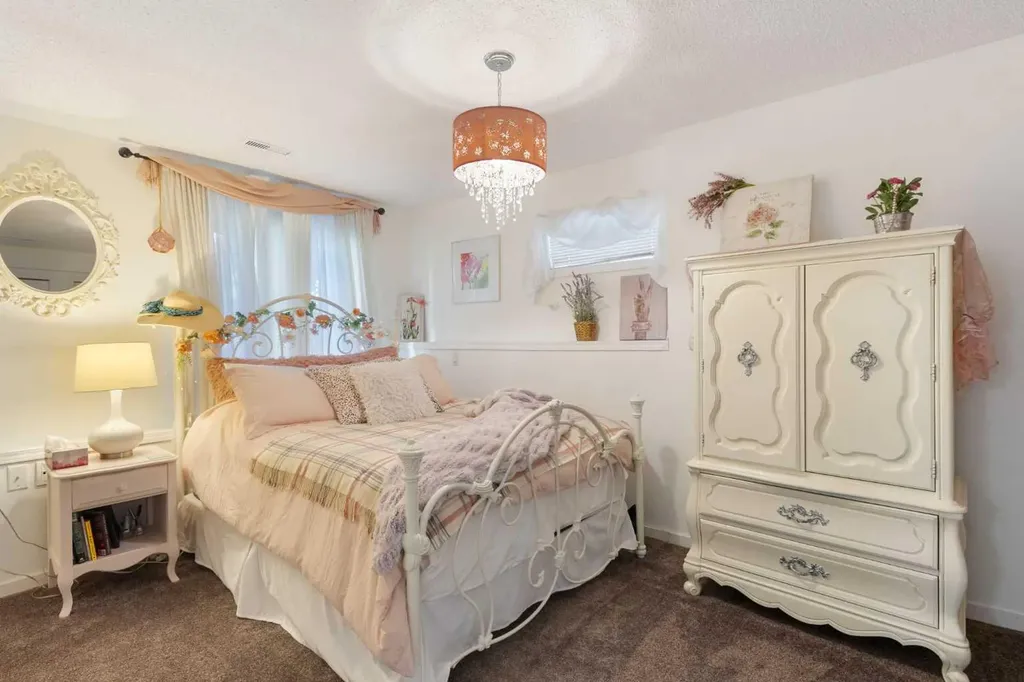 151 Citadel Close NW Calgary AB T3G 4A6