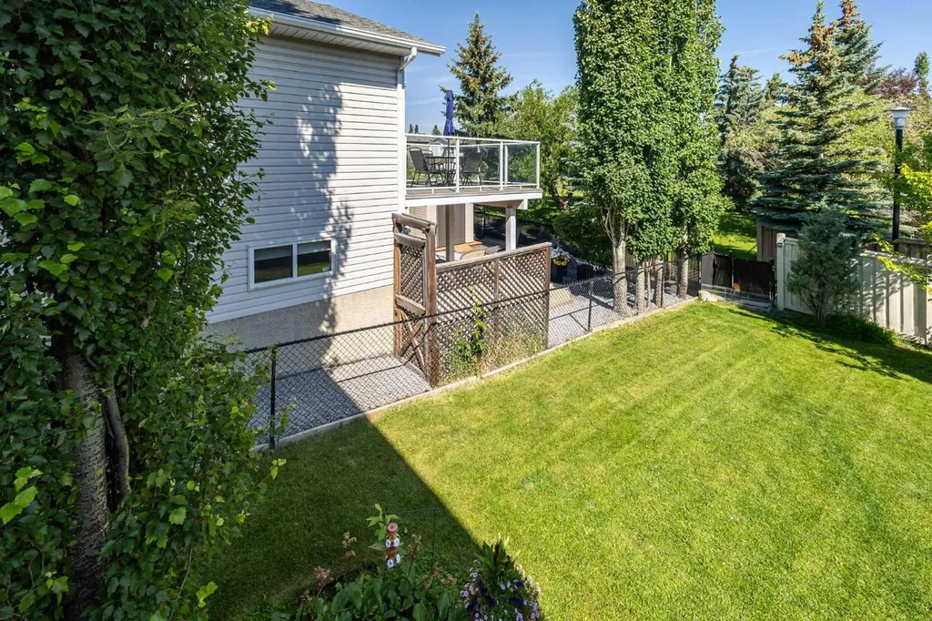 151 Citadel Close NW Calgary AB T3G 4A6