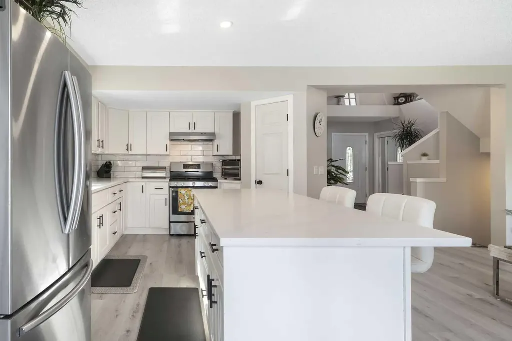 151 Citadel Close NW Calgary AB T3G 4A6
