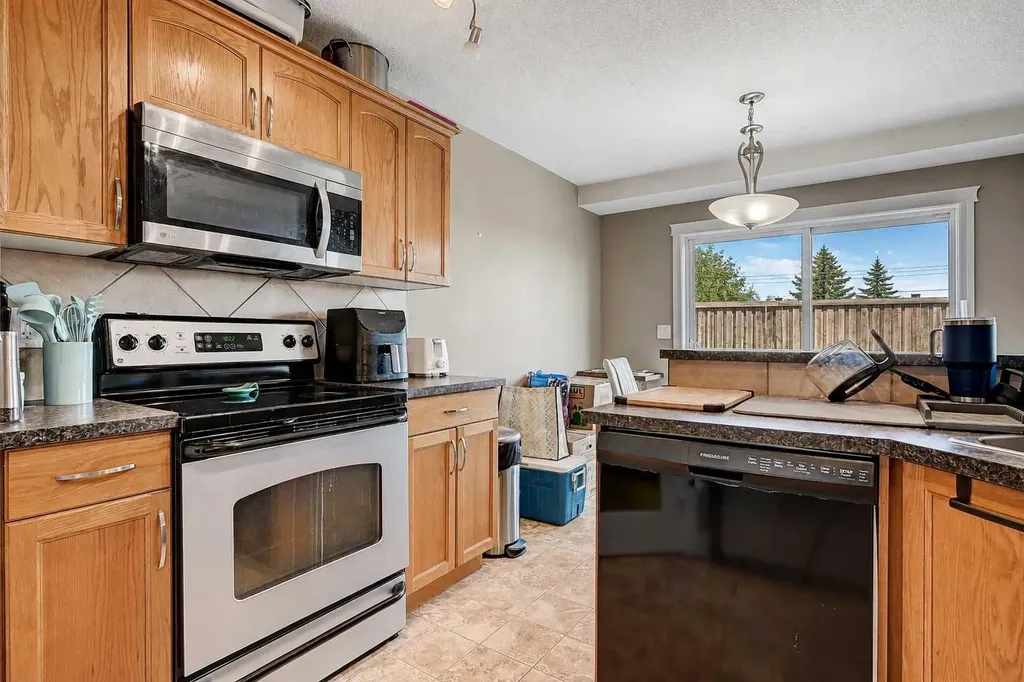 9026 131 Avenue Grande Prairie AB T8X 0A9