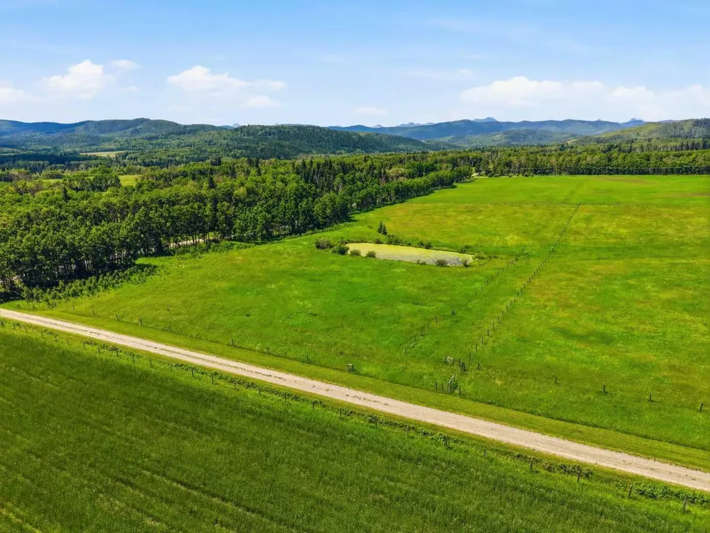 5;4;20;27;SW (5 Acres) Rural Foothills County AB T0L 1K0
