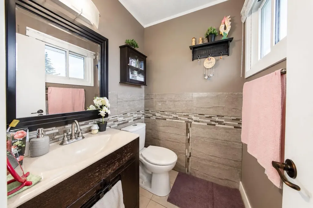 165 Nash Street Red Deer AB T4P 1N3