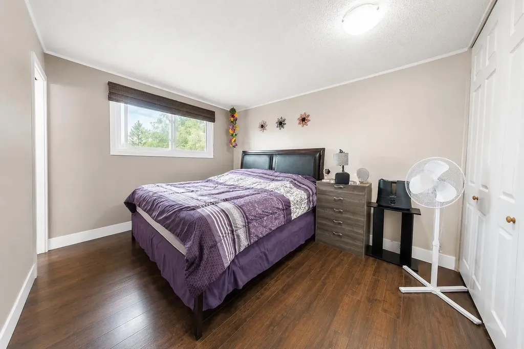 165 Nash Street Red Deer AB T4P 1N3