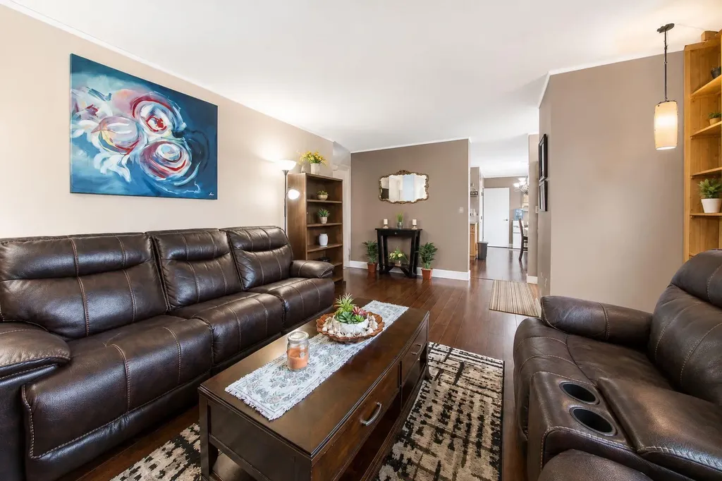165 Nash Street Red Deer AB T4P 1N3
