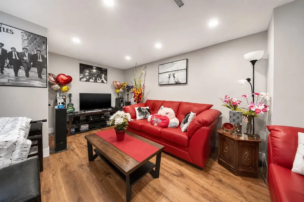 165 Nash Street Red Deer AB T4P 1N3