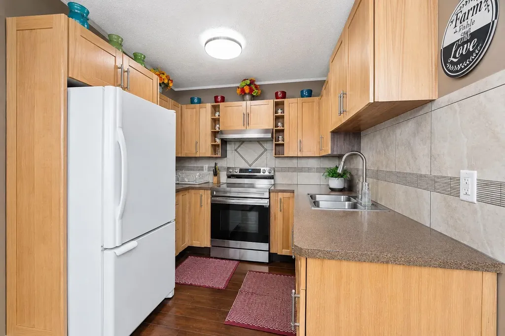 165 Nash Street Red Deer AB T4P 1N3
