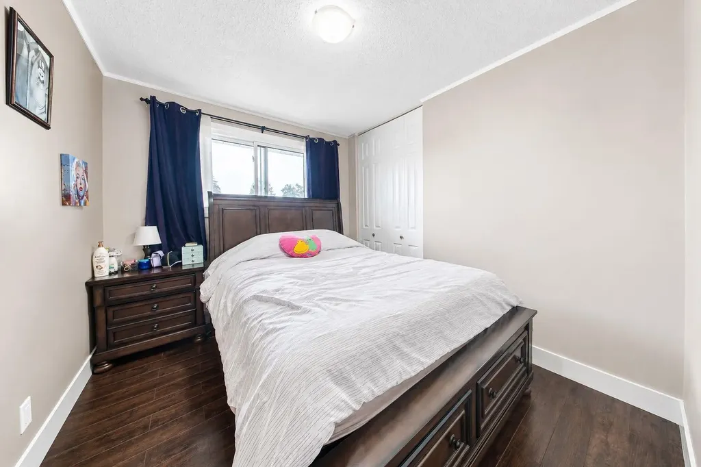 165 Nash Street Red Deer AB T4P 1N3