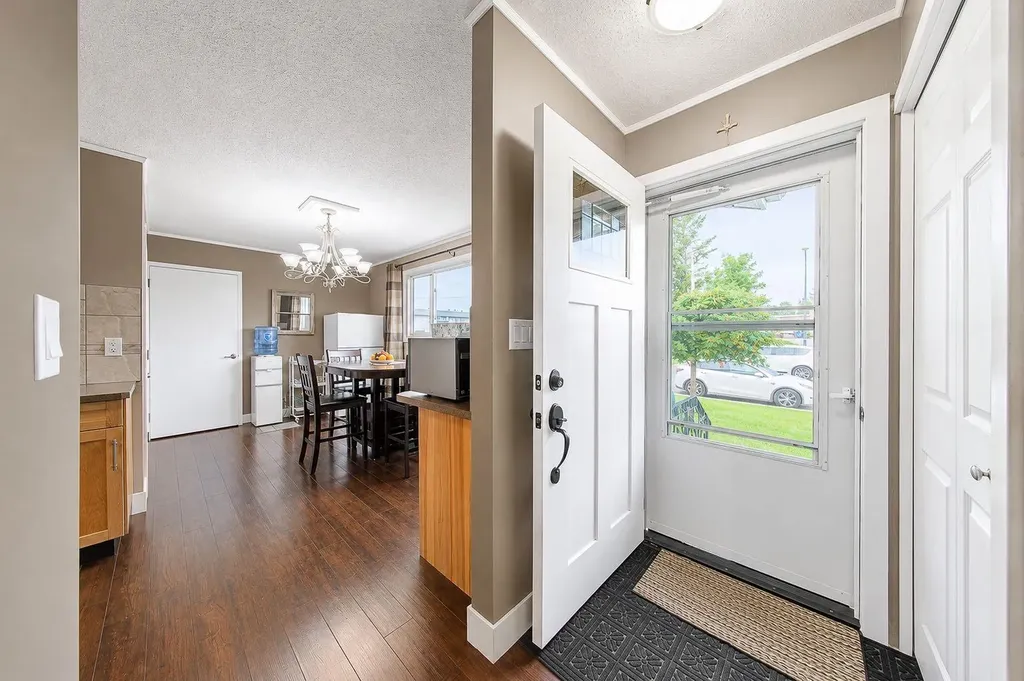 165 Nash Street Red Deer AB T4P 1N3