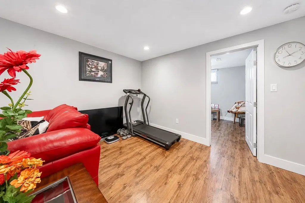 165 Nash Street Red Deer AB T4P 1N3