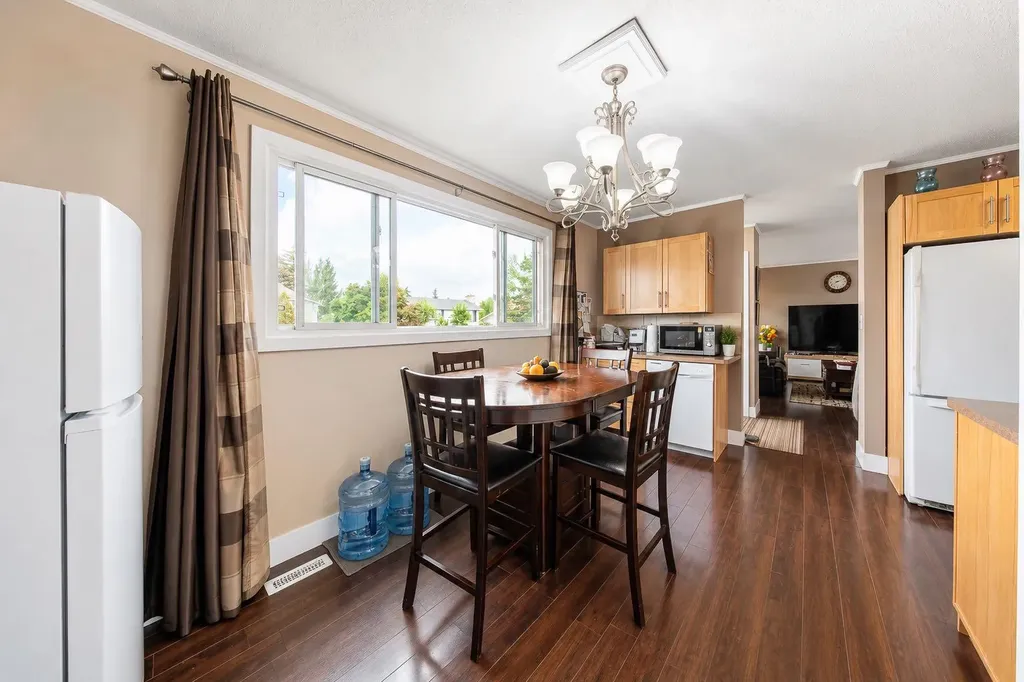 165 Nash Street Red Deer AB T4P 1N3