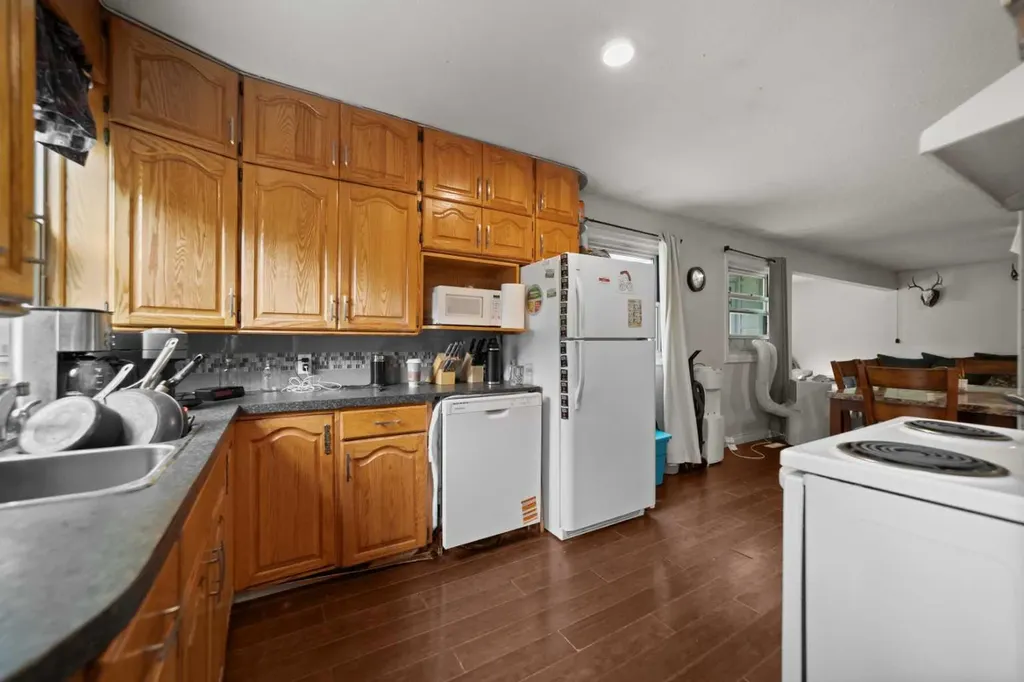 5215 48 Street Camrose AB T4V 1M2