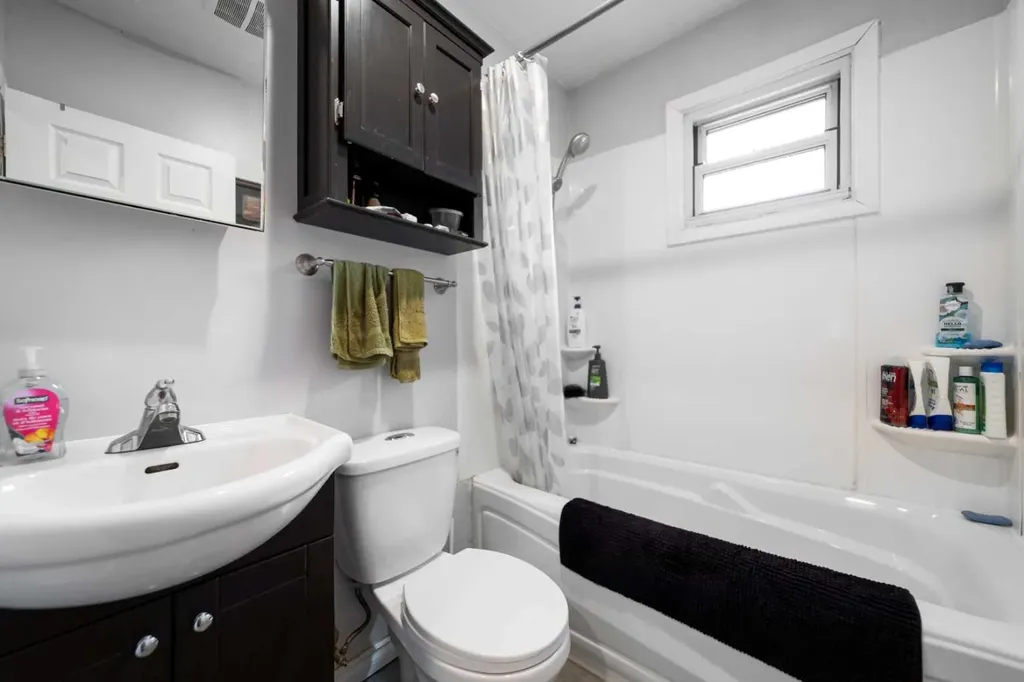 5215 48 Street Camrose AB T4V 1M2