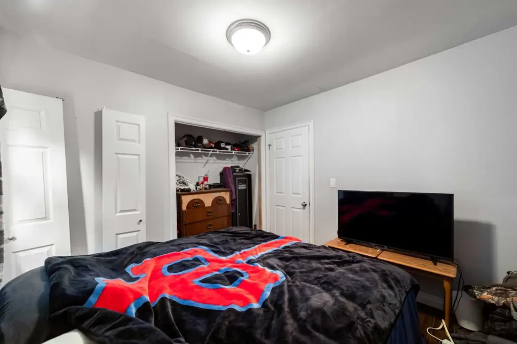 5215 48 Street Camrose AB T4V 1M2