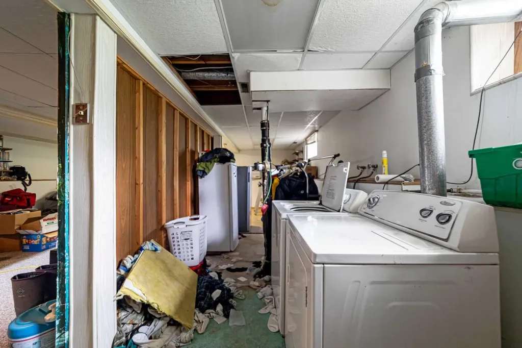 5215 48 Street Camrose AB T4V 1M2