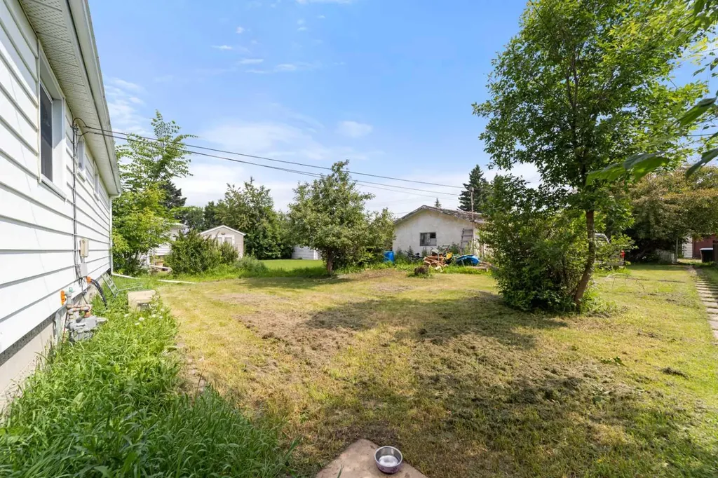 5215 48 Street Camrose AB T4V 1M2