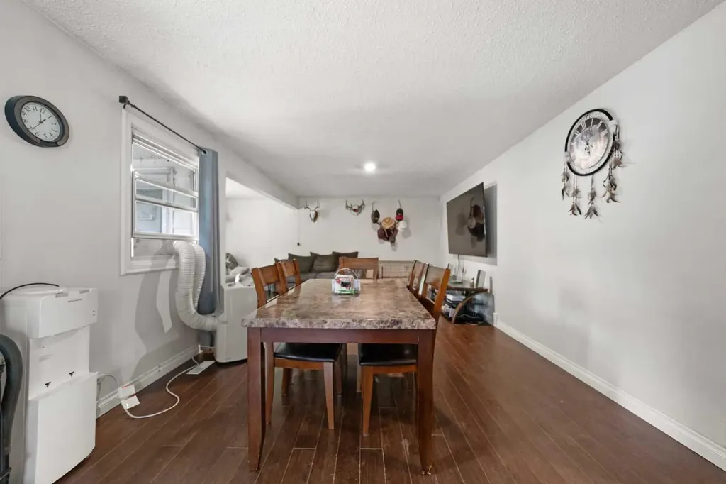 5215 48 Street Camrose AB T4V 1M2