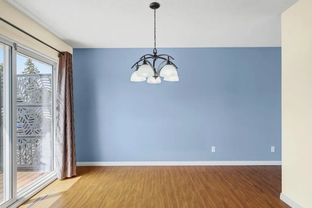 160 Marbrooke Circle NE Calgary AB T2A 2W6