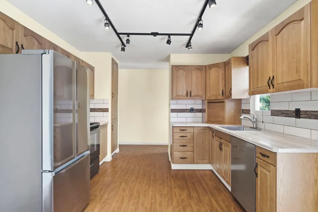 160 Marbrooke Circle NE Calgary AB T2A 2W6