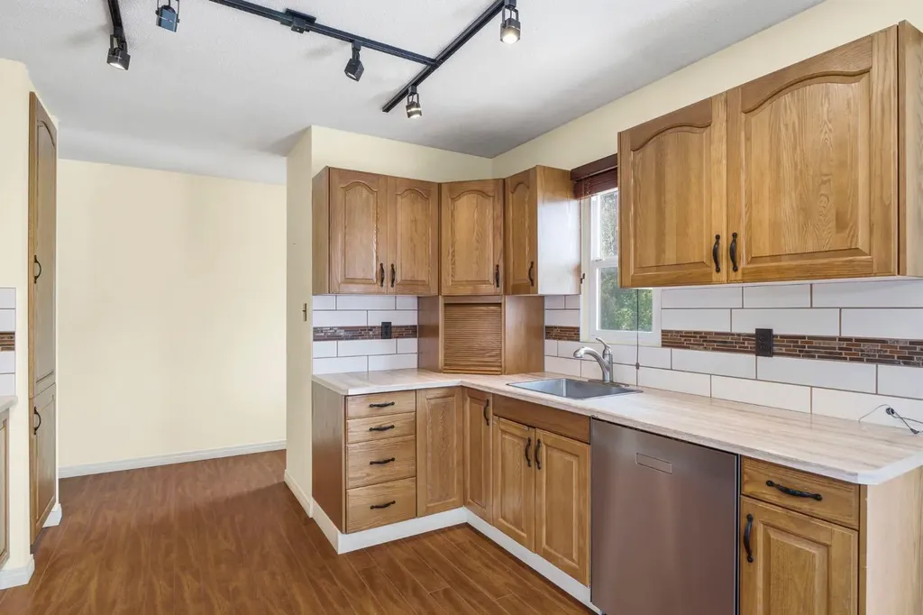 160 Marbrooke Circle NE Calgary AB T2A 2W6