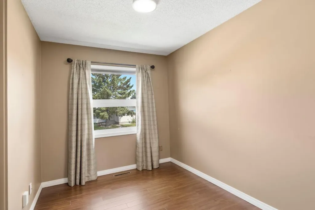 160 Marbrooke Circle NE Calgary AB T2A 2W6