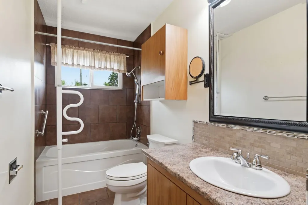 160 Marbrooke Circle NE Calgary AB T2A 2W6