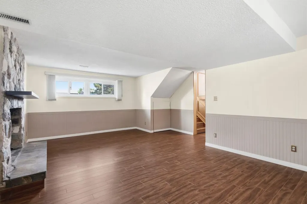 160 Marbrooke Circle NE Calgary AB T2A 2W6