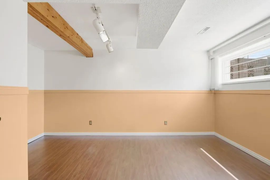 160 Marbrooke Circle NE Calgary AB T2A 2W6