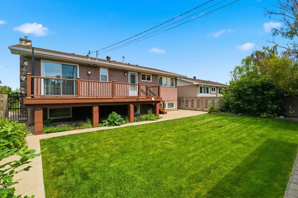 160 Marbrooke Circle NE Calgary AB T2A 2W6