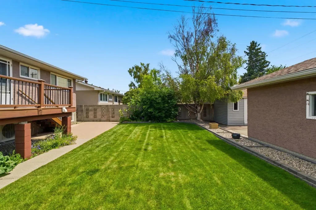 160 Marbrooke Circle NE Calgary AB T2A 2W6