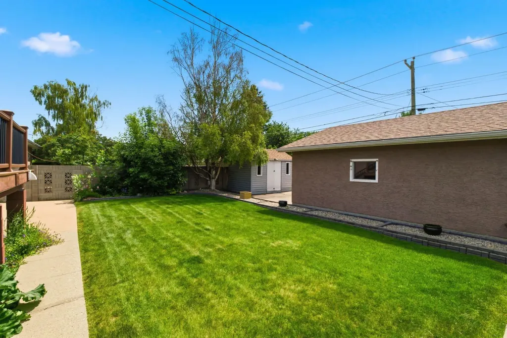 160 Marbrooke Circle NE Calgary AB T2A 2W6