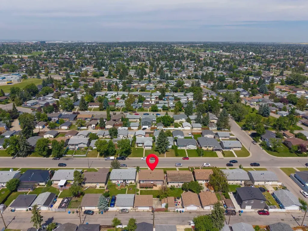 160 Marbrooke Circle NE Calgary AB T2A 2W6