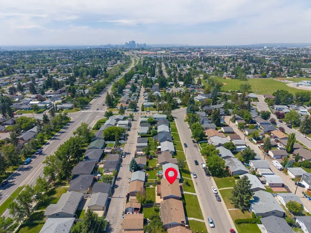 160 Marbrooke Circle NE Calgary AB T2A 2W6