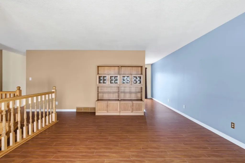 160 Marbrooke Circle NE Calgary AB T2A 2W6