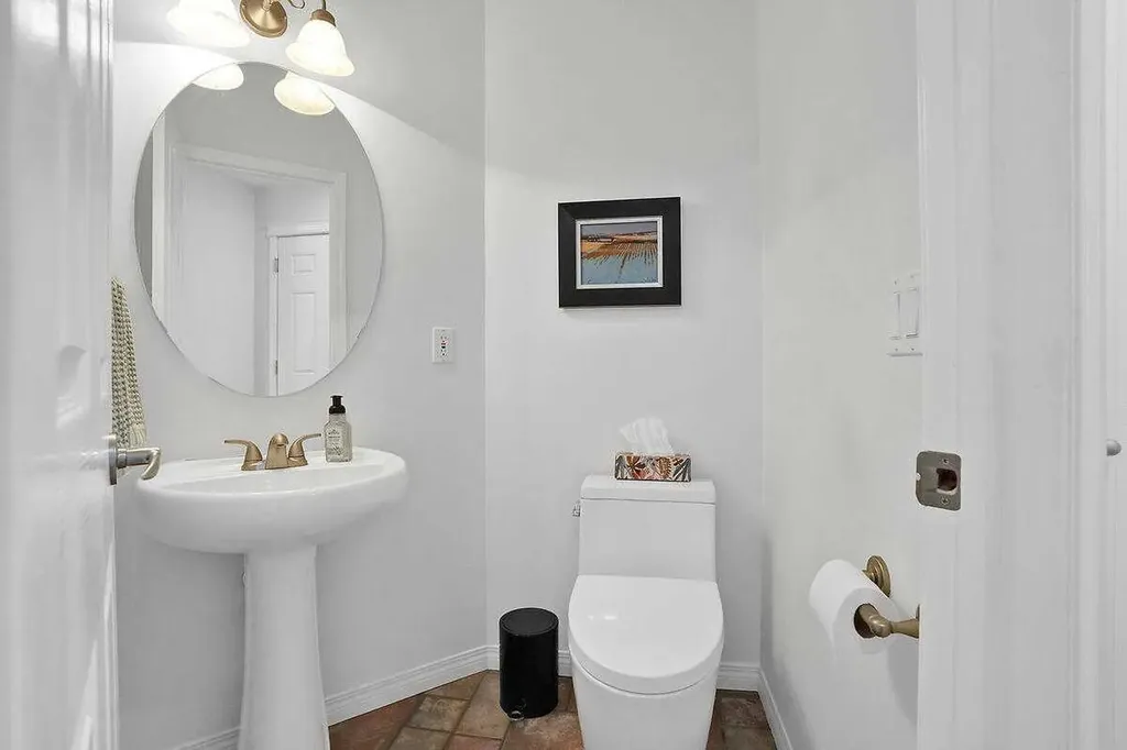 147 Springbank Villas SW Calgary AB T3H 4S9