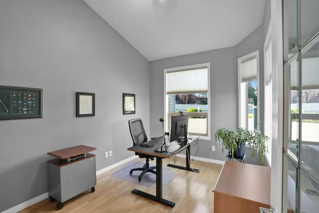 147 Springbank Villas SW Calgary AB T3H 4S9