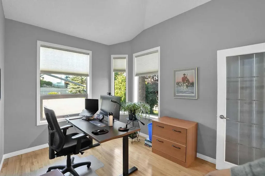 147 Springbank Villas SW Calgary AB T3H 4S9