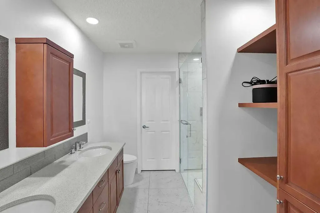 147 Springbank Villas SW Calgary AB T3H 4S9