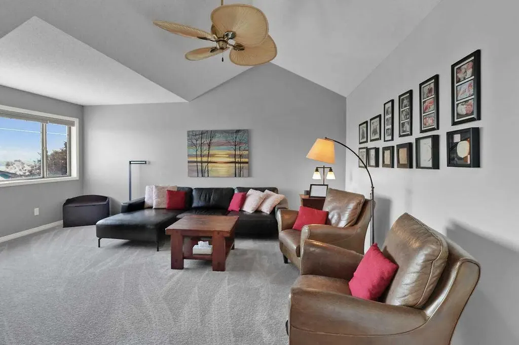 147 Springbank Villas SW Calgary AB T3H 4S9