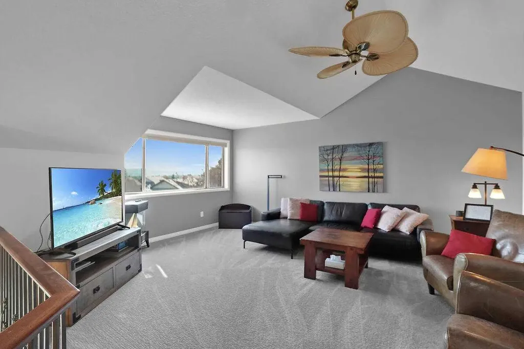 147 Springbank Villas SW Calgary AB T3H 4S9