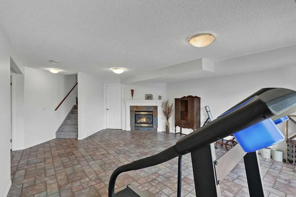 147 Springbank Villas SW Calgary AB T3H 4S9