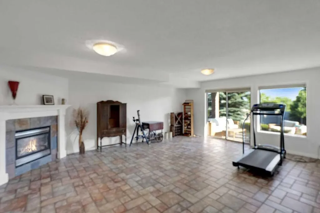 147 Springbank Villas SW Calgary AB T3H 4S9