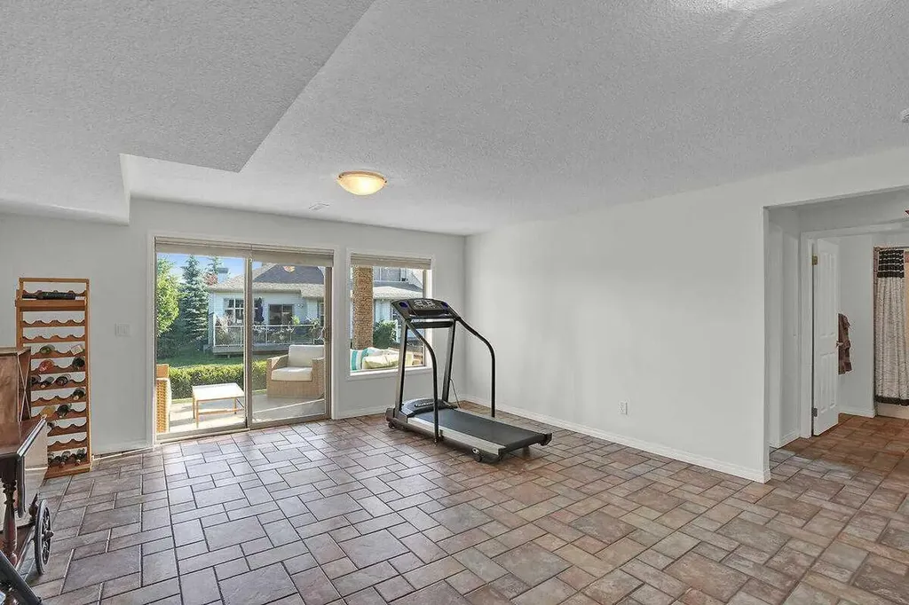 147 Springbank Villas SW Calgary AB T3H 4S9