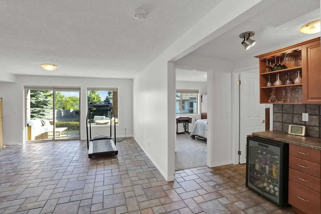 147 Springbank Villas SW Calgary AB T3H 4S9