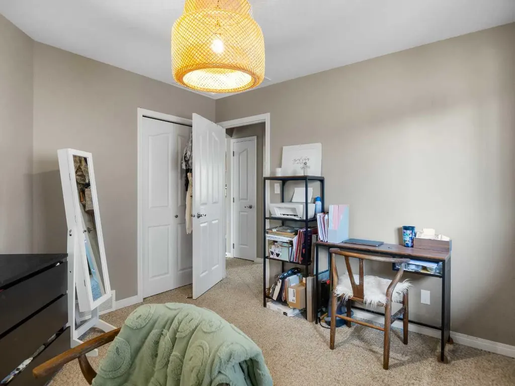 182 Jaspar Crescent Red Deer AB T4P 0G9