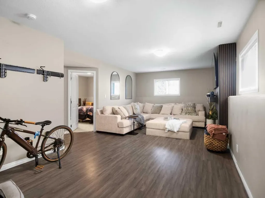 182 Jaspar Crescent Red Deer AB T4P 0G9