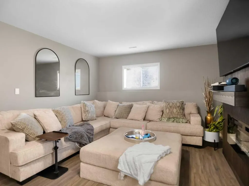 182 Jaspar Crescent Red Deer AB T4P 0G9