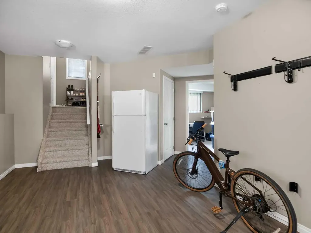 182 Jaspar Crescent Red Deer AB T4P 0G9
